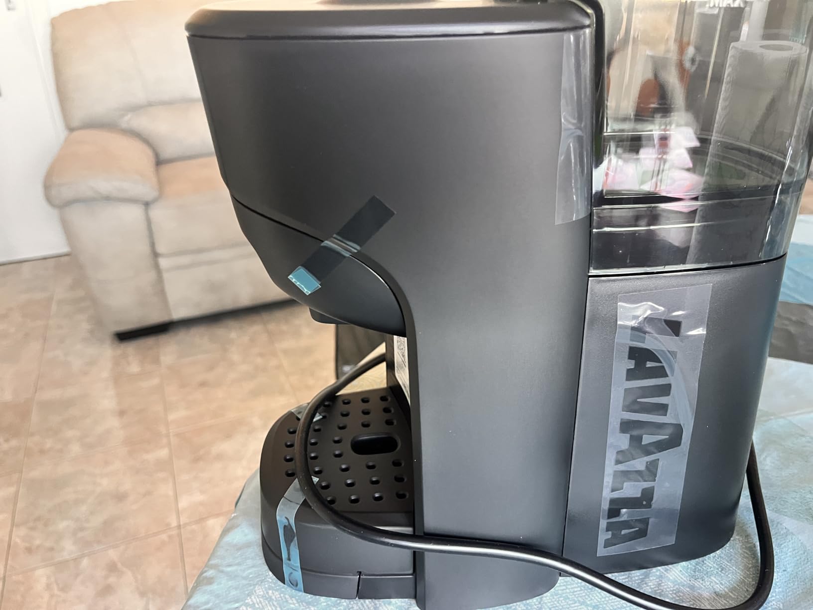 Lavazza A Modo Mio Tiny macchina capsule rossa con 64 capsule