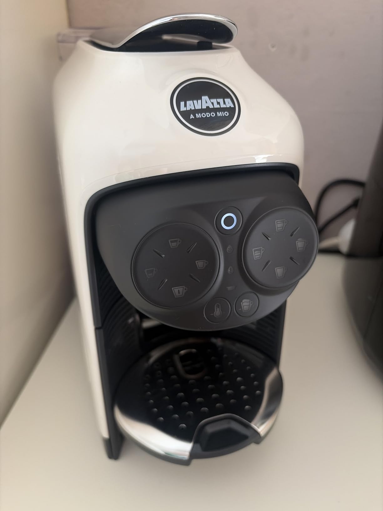 Lavazza A Modo Mio Deséa macchina caffè nera capsule latte