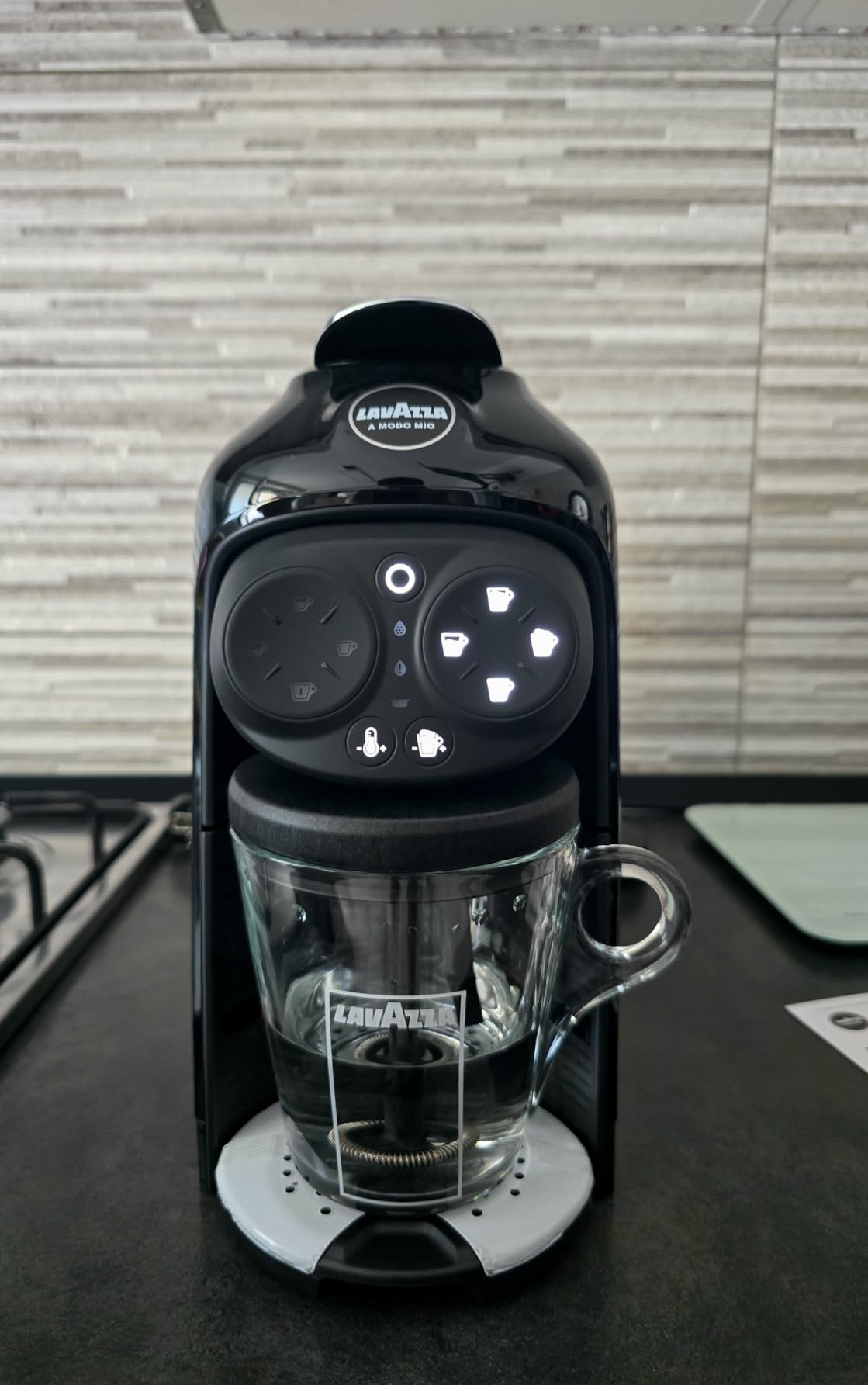 Lavazza A Modo Mio Deséa macchina caffè nera capsule latte