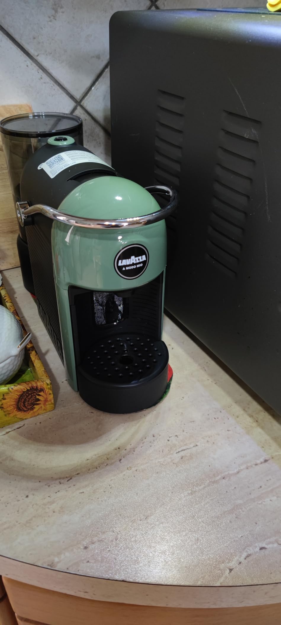 Lavazza Jolie Evo macchina A Modo Mio nera 0,6 L