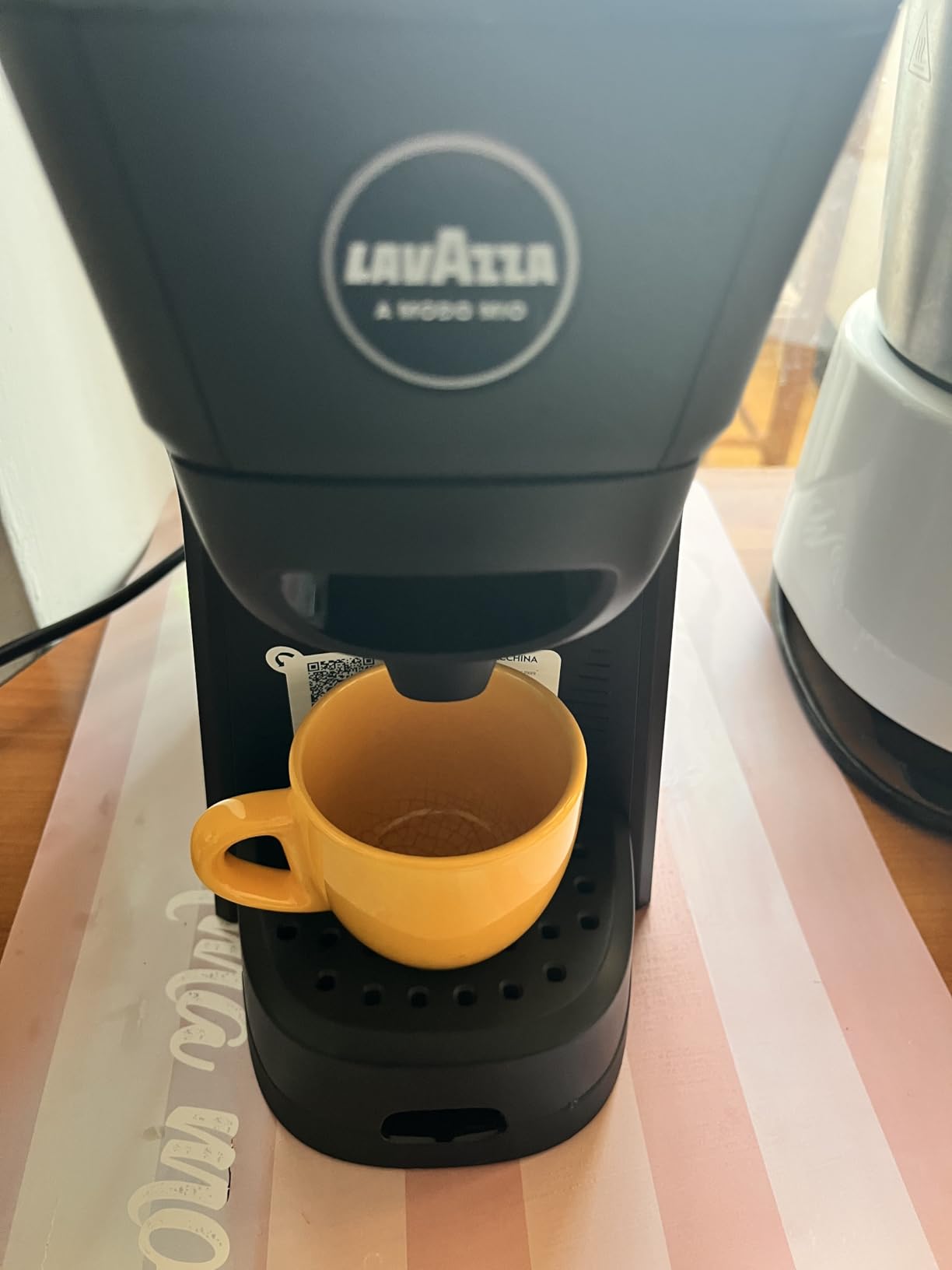 Lavazza A Modo Mio Tiny macchina capsule rossa con 64 capsule