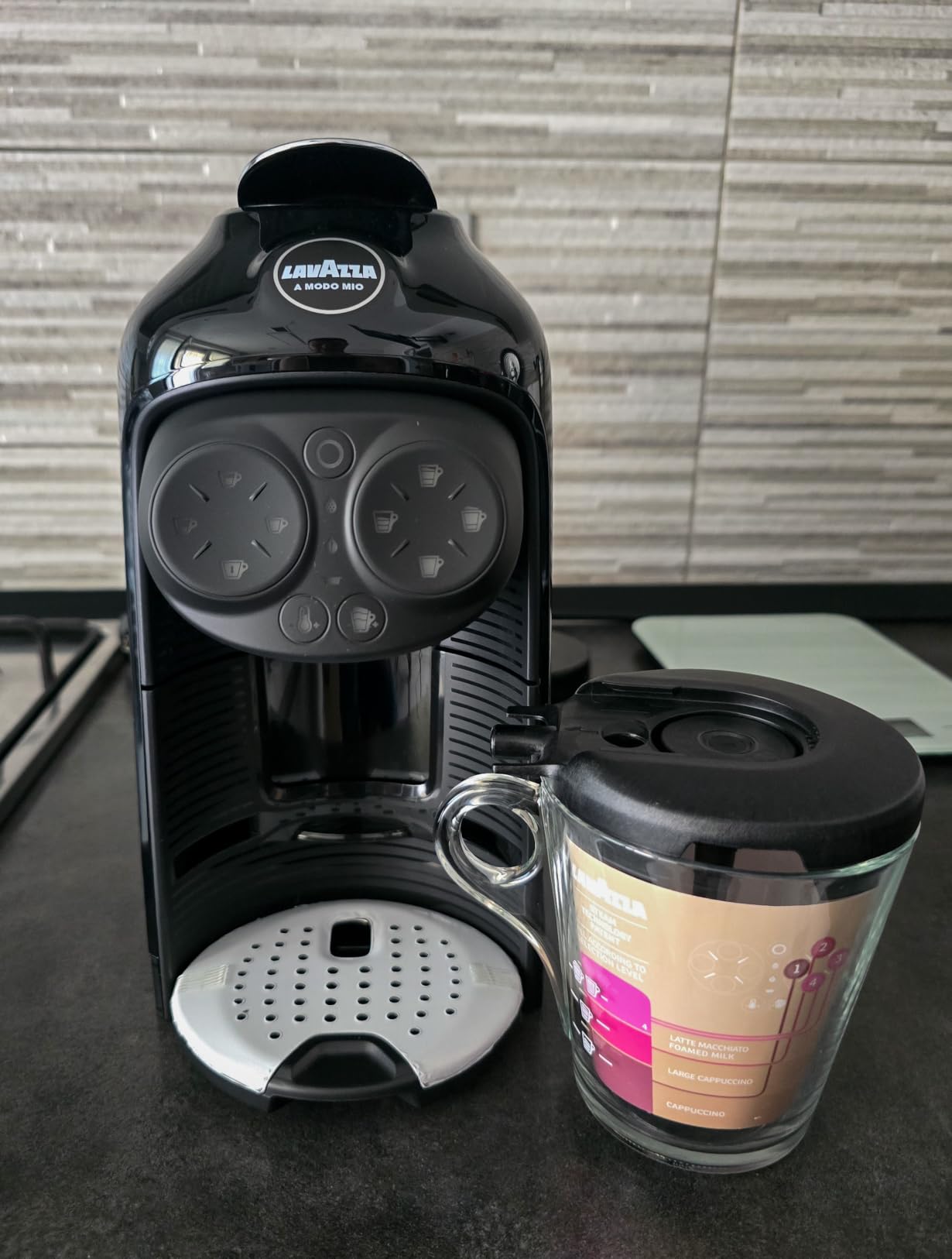 Lavazza A Modo Mio Deséa macchina caffè nera capsule latte