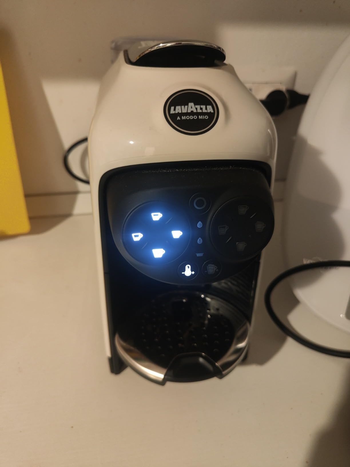 Lavazza A Modo Mio Deséa macchina caffè nera capsule latte