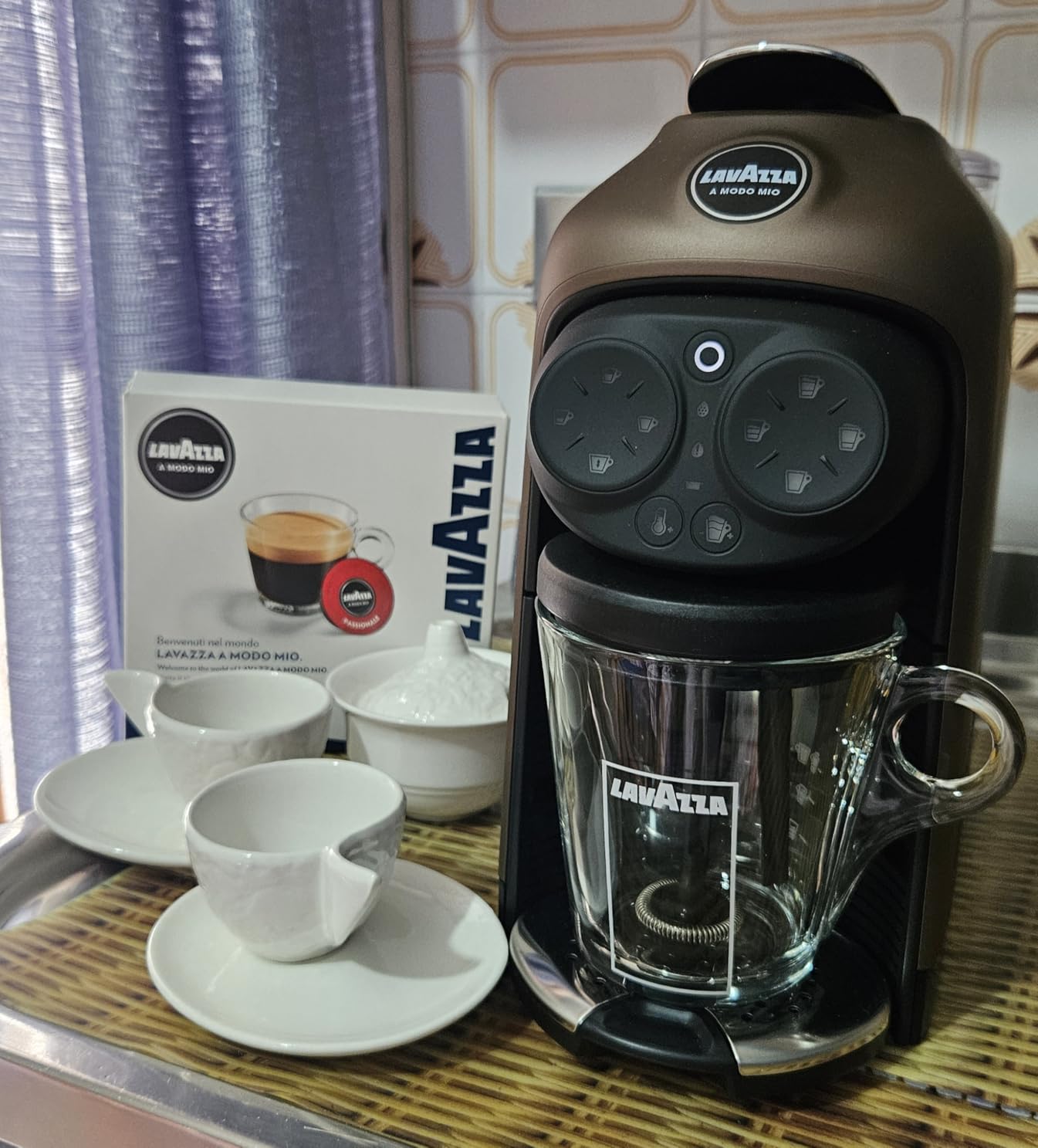 Lavazza Deséa Brown Walnut macchina A Modo Mio cappuccino