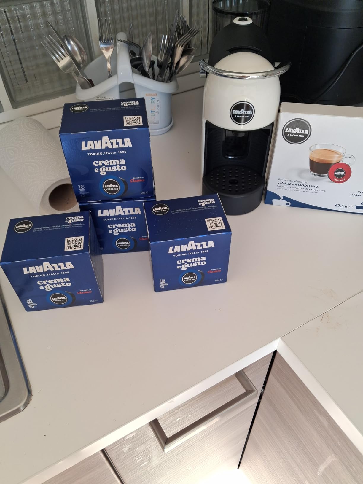 Lavazza Jolie Evo macchina A Modo Mio nera 0,6 L