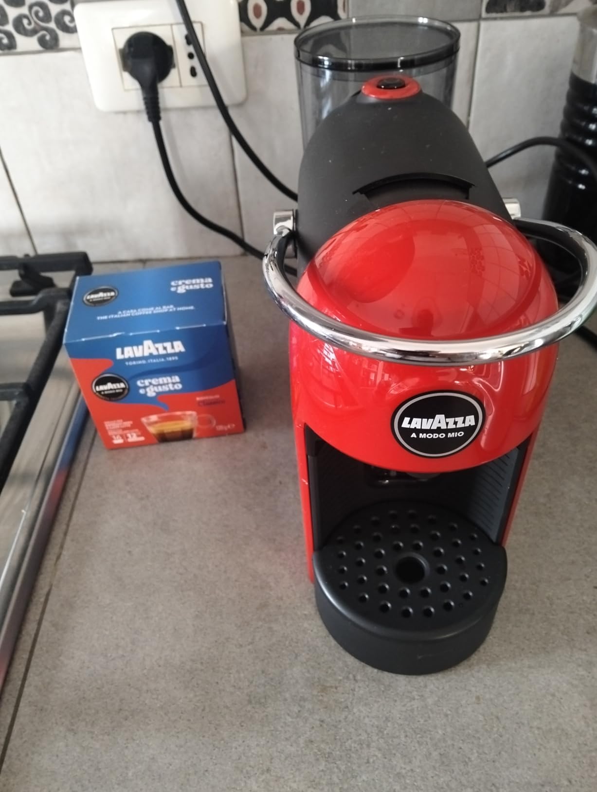 Lavazza Jolie Evo macchina A Modo Mio nera 0,6 L