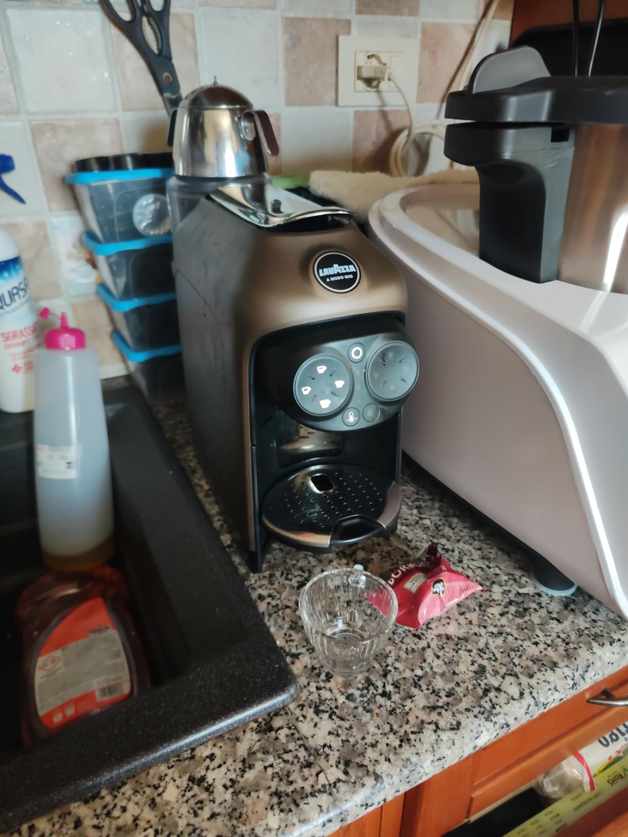 Lavazza Deséa Brown Walnut macchina A Modo Mio cappuccino