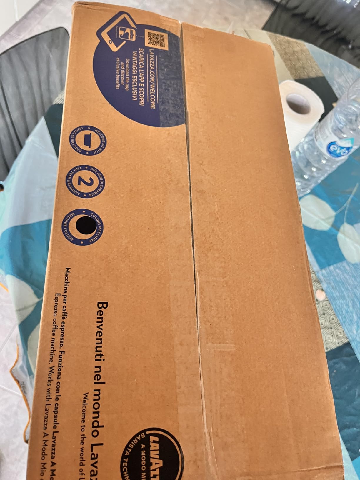 Lavazza A Modo Mio Tiny macchina capsule rossa con 64 capsule